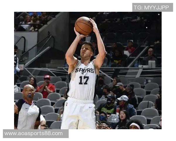 媒体人分析马刺外线失准文班失误合理科内特双塔组合效果显著 媒体人分析马刺外线失准文班失误合理科内特双塔组合效果显著