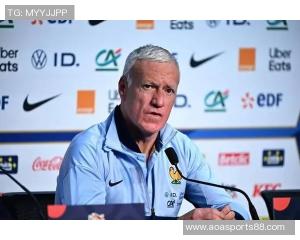 德尚调侃科曼在沙特联赛踢球假期生活引发关注 德尚调侃科曼在沙特联赛踢球假期生活引发关注